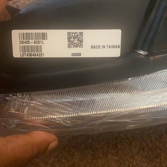 Headlights for a nissan altima 2000-2001 - Picture 5 of 6